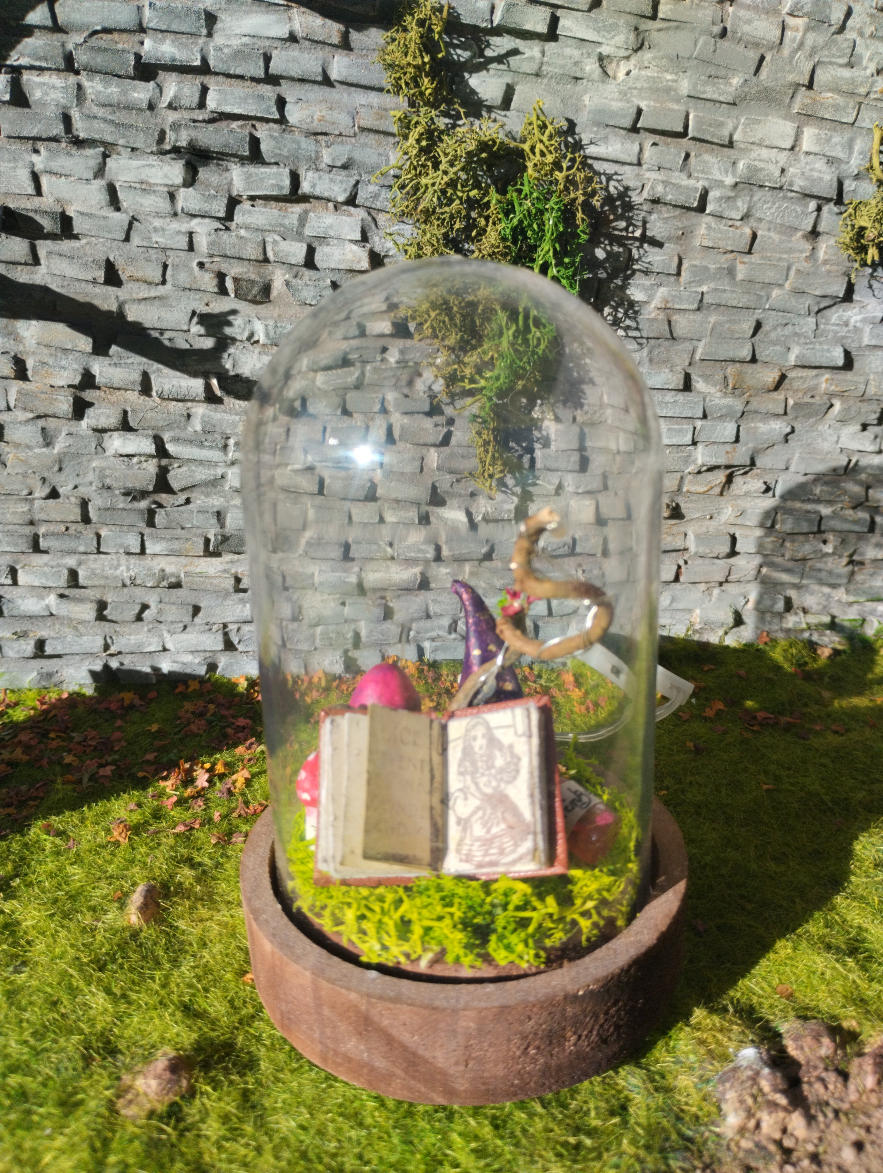 Cloche lumineuse Alice au Pays des Merveilles