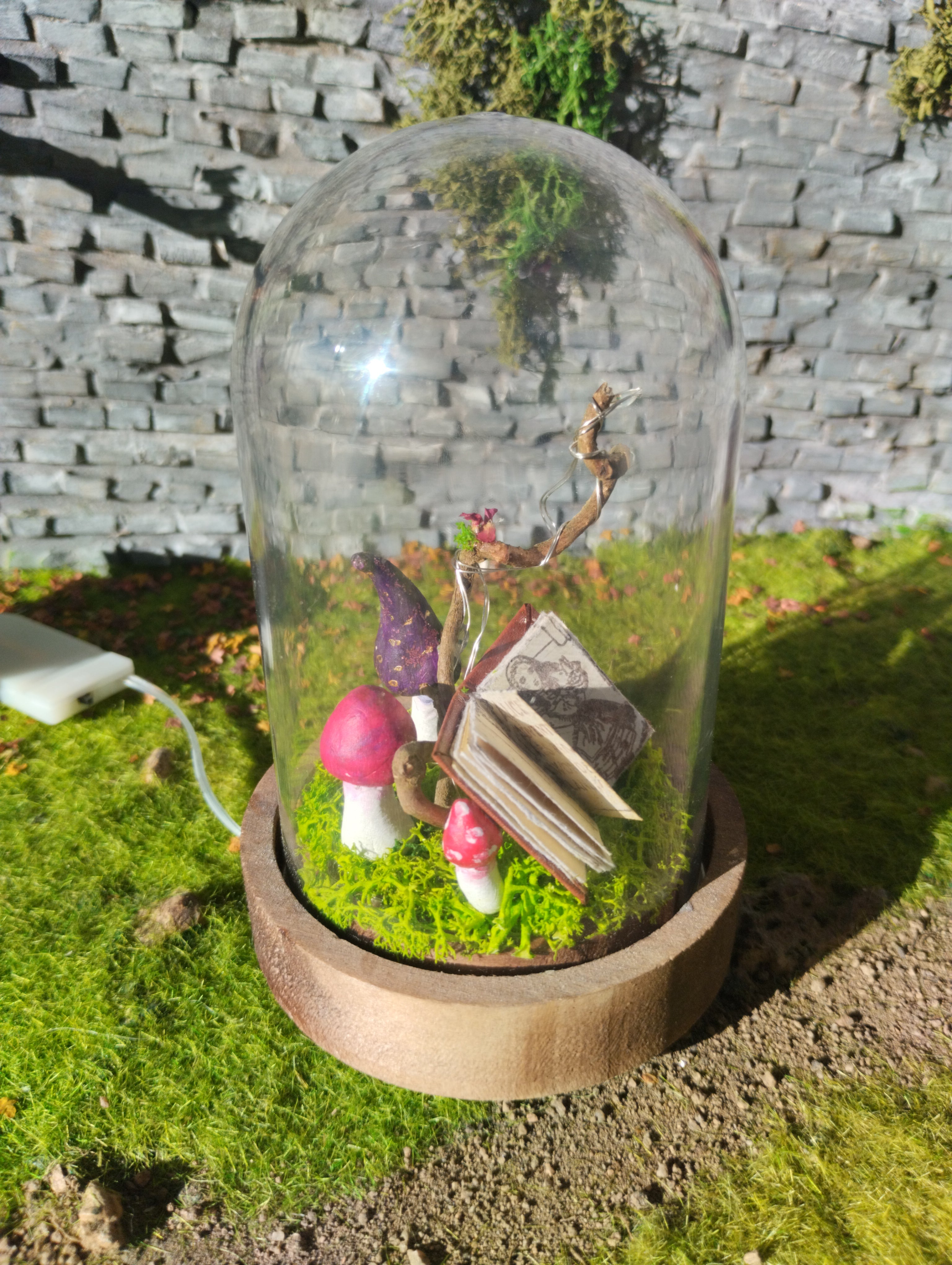 Cloche lumineuse Alice au Pays des Merveilles