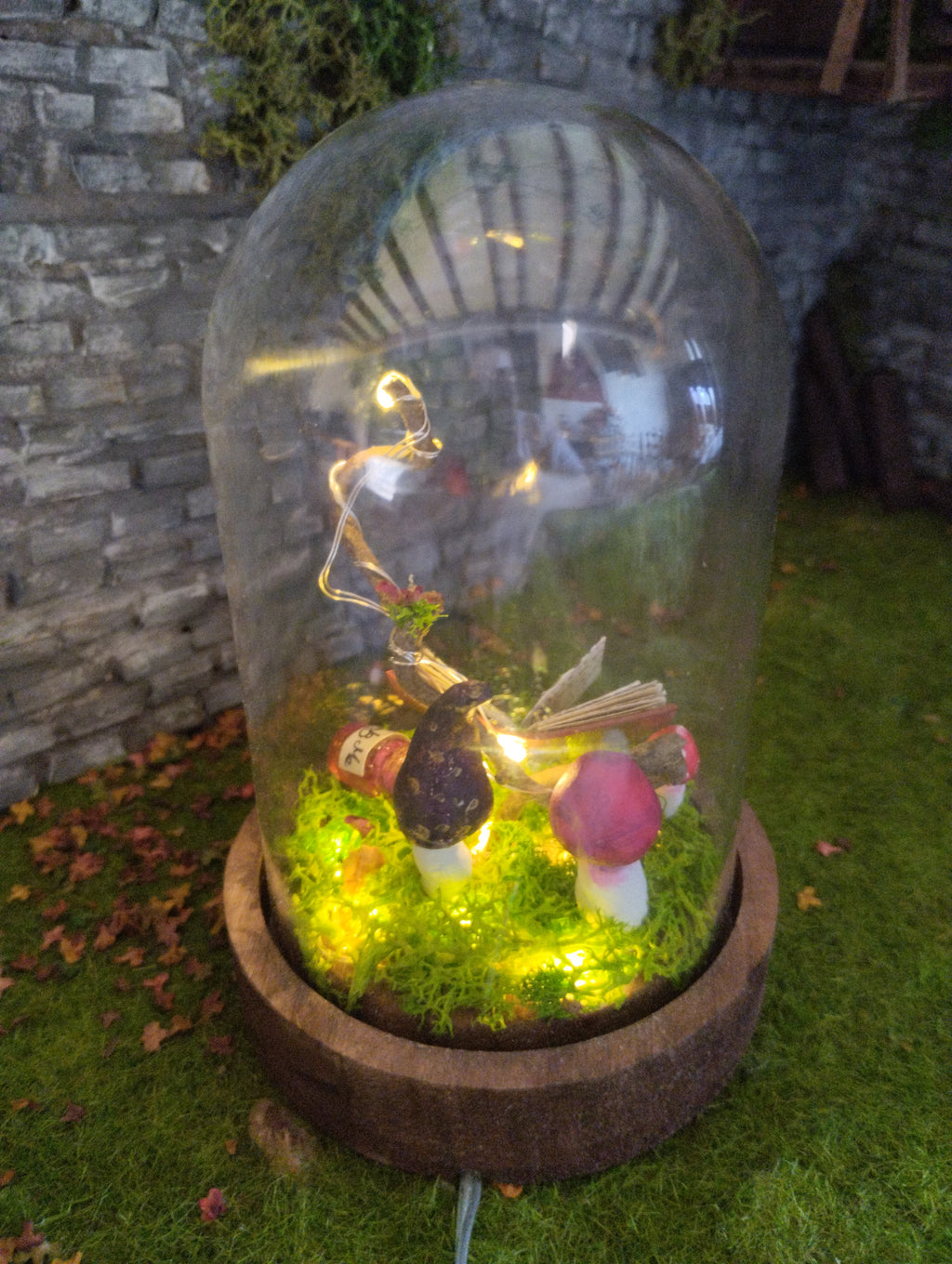 Cloche lumineuse Alice au Pays des Merveilles