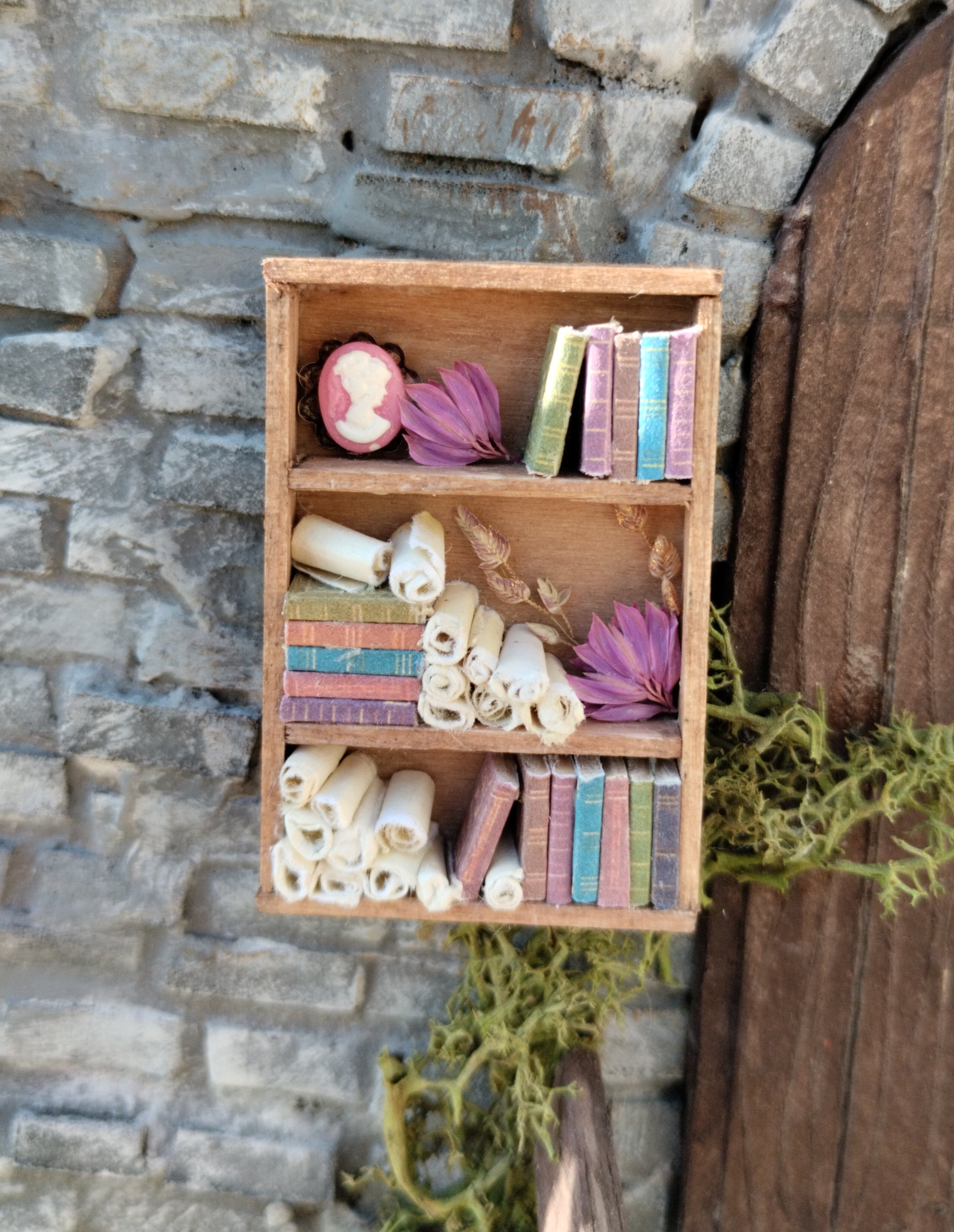 Magnet bibliothèque  camée miniature